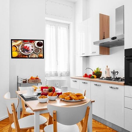 3 Bedrooms Apartment Milan Extérieur photo